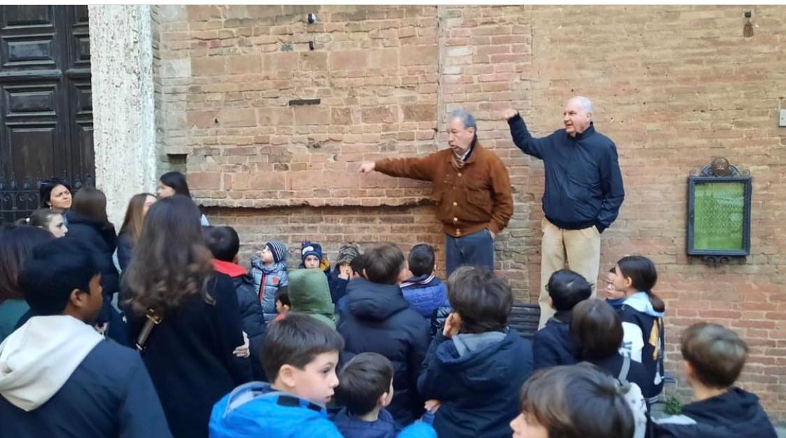 Sabato scorso i piccoli di Pantera e Selva hanno scoperto la storia della rivalità estinta tra le due contrade