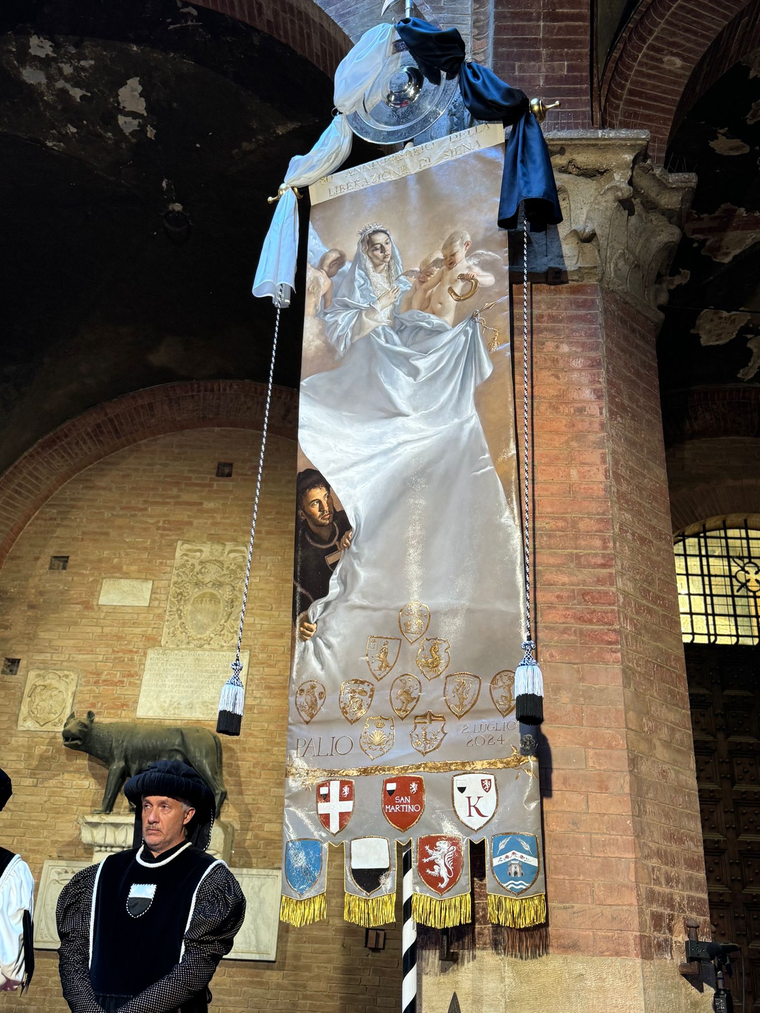 Palio 2 luglio 2024: l'analisi pittorica del Drappellone di Giovanni Gasparro