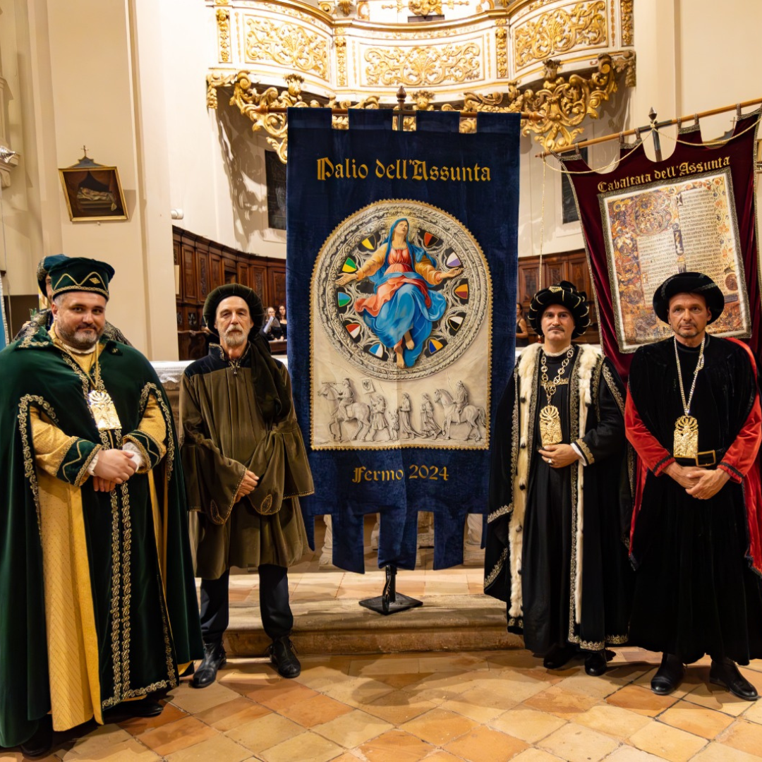 Fermo: il racconto dell'arrivo del Drappo