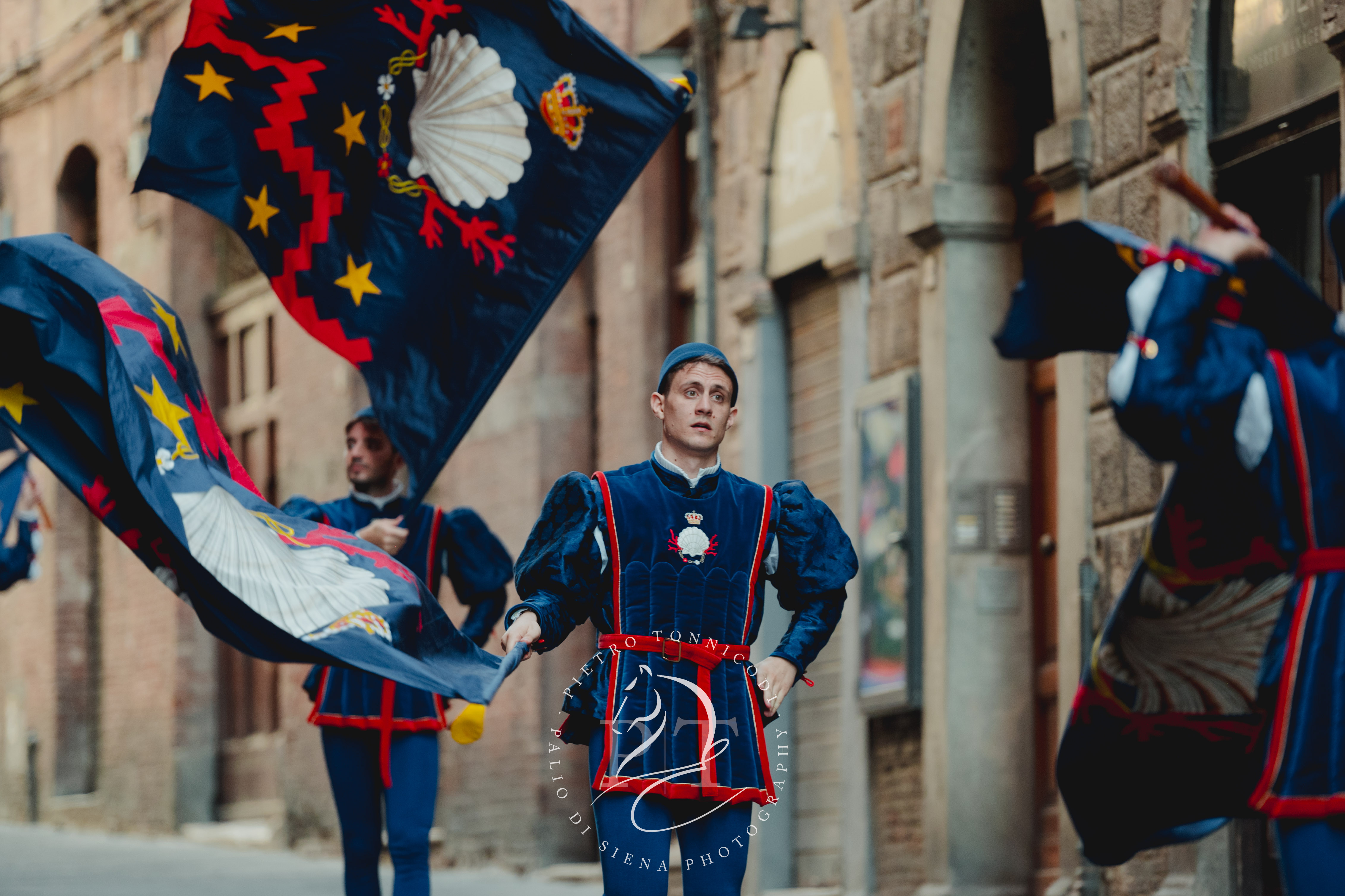Nicchio: le foto del Giro di Onoranze 2024