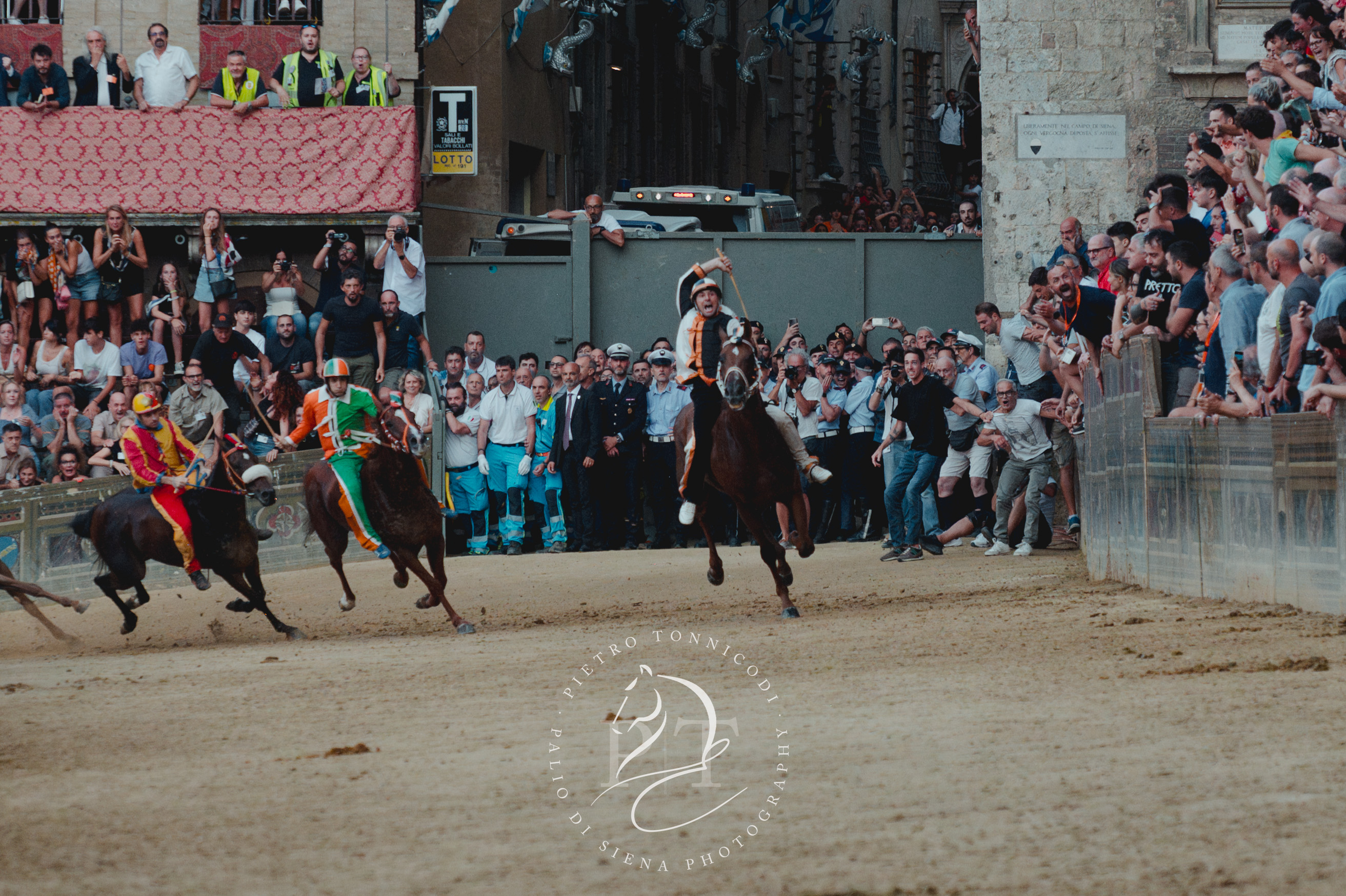 Palio 17 agosto 2024: la Cena della Vittoria della Lupa sarà il 5 ottobre