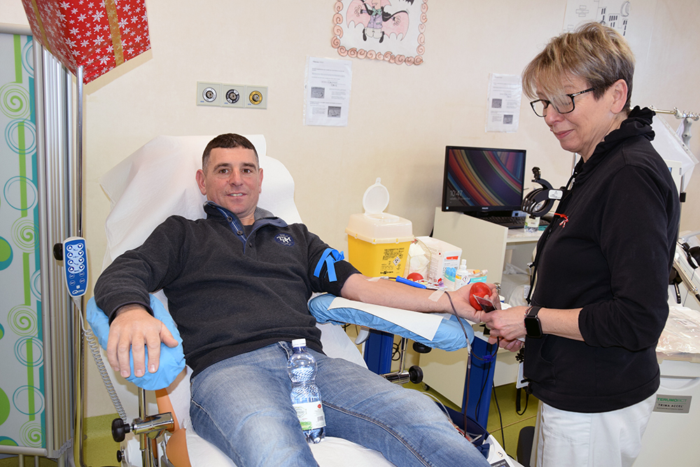 Oggi la donazione collettiva di sangue da parte del mondo del Palio