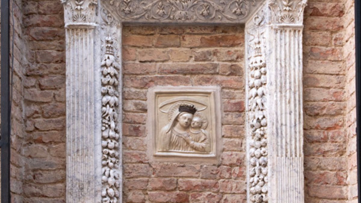Valdimontone: presentato il restauro del tabernacolo in Via Roma
