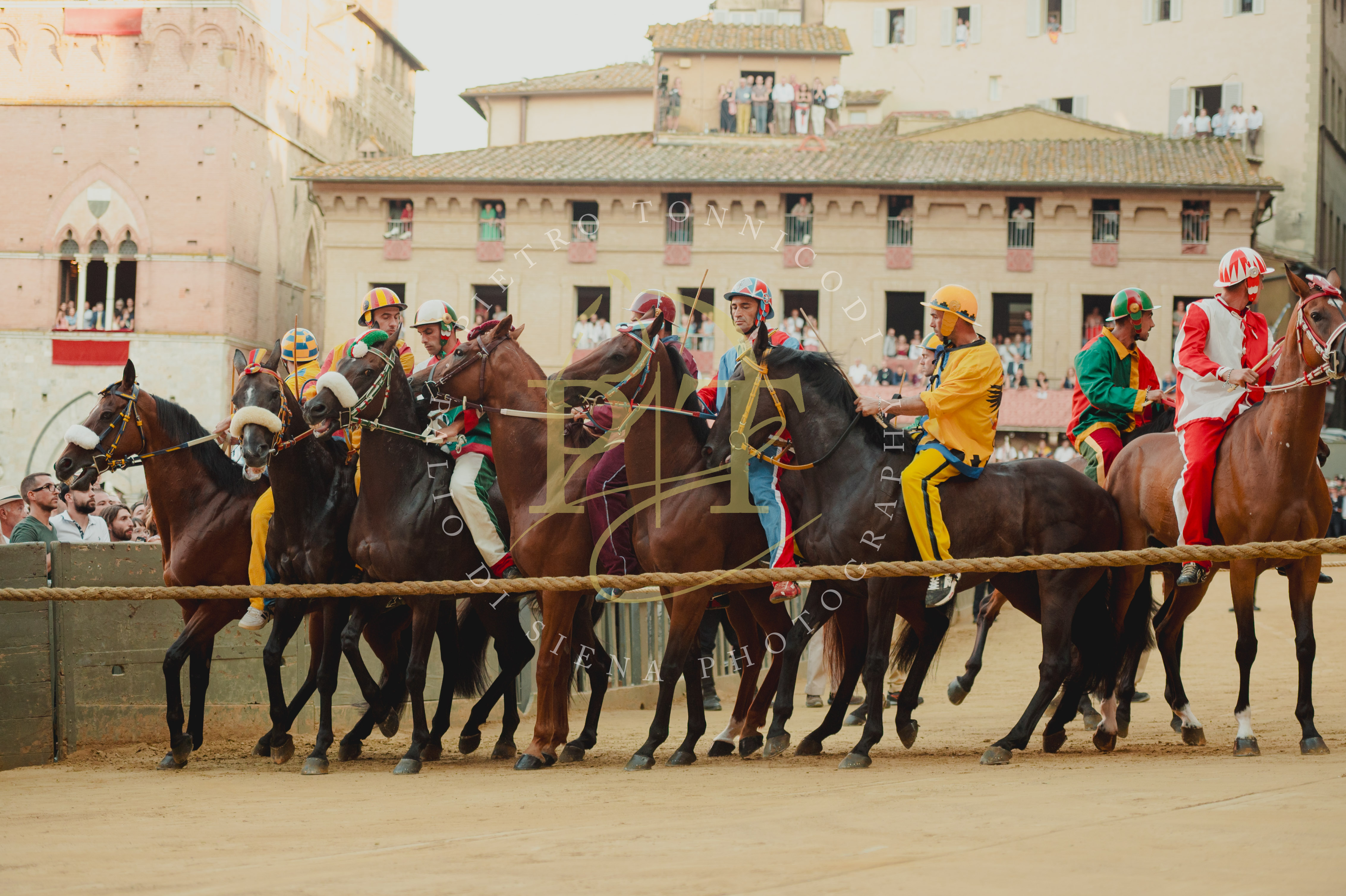 Documentario “Siena e il senso della vita” Comune di Siena e Consorzio per la Tutela del Palio prendono le distanze