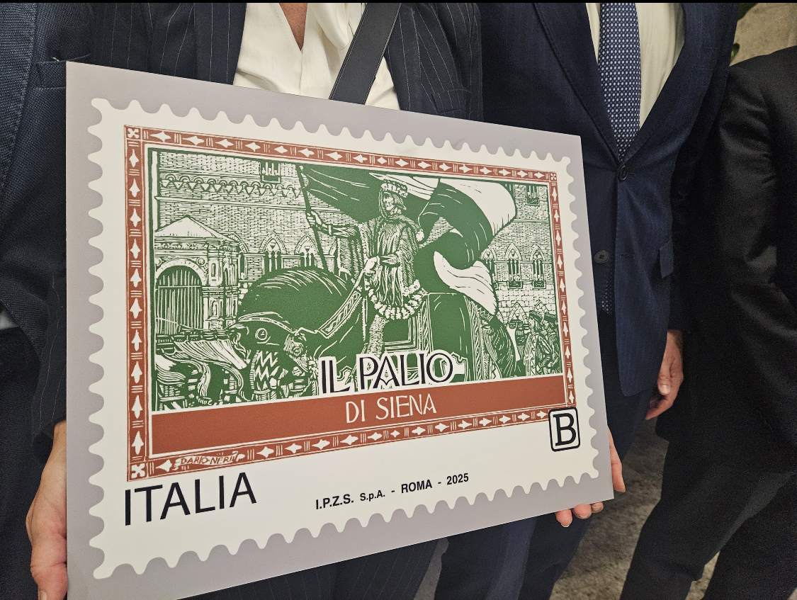 Presentato il francobollo dedicato al Palio di Siena
