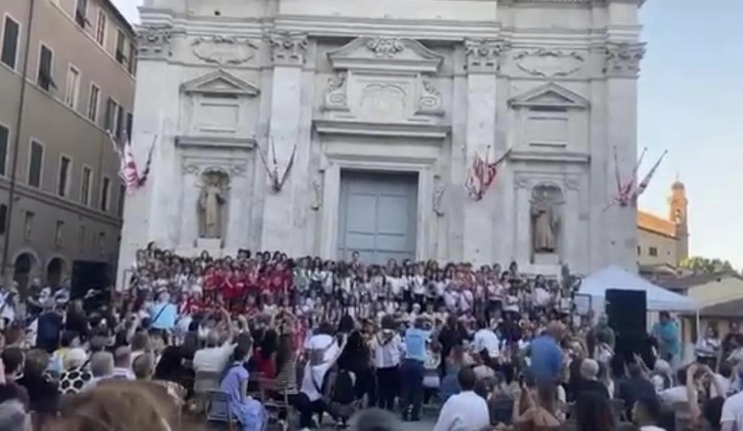 Giraffa: il 10 giugno tornano la Rassegna della Canzone Senese