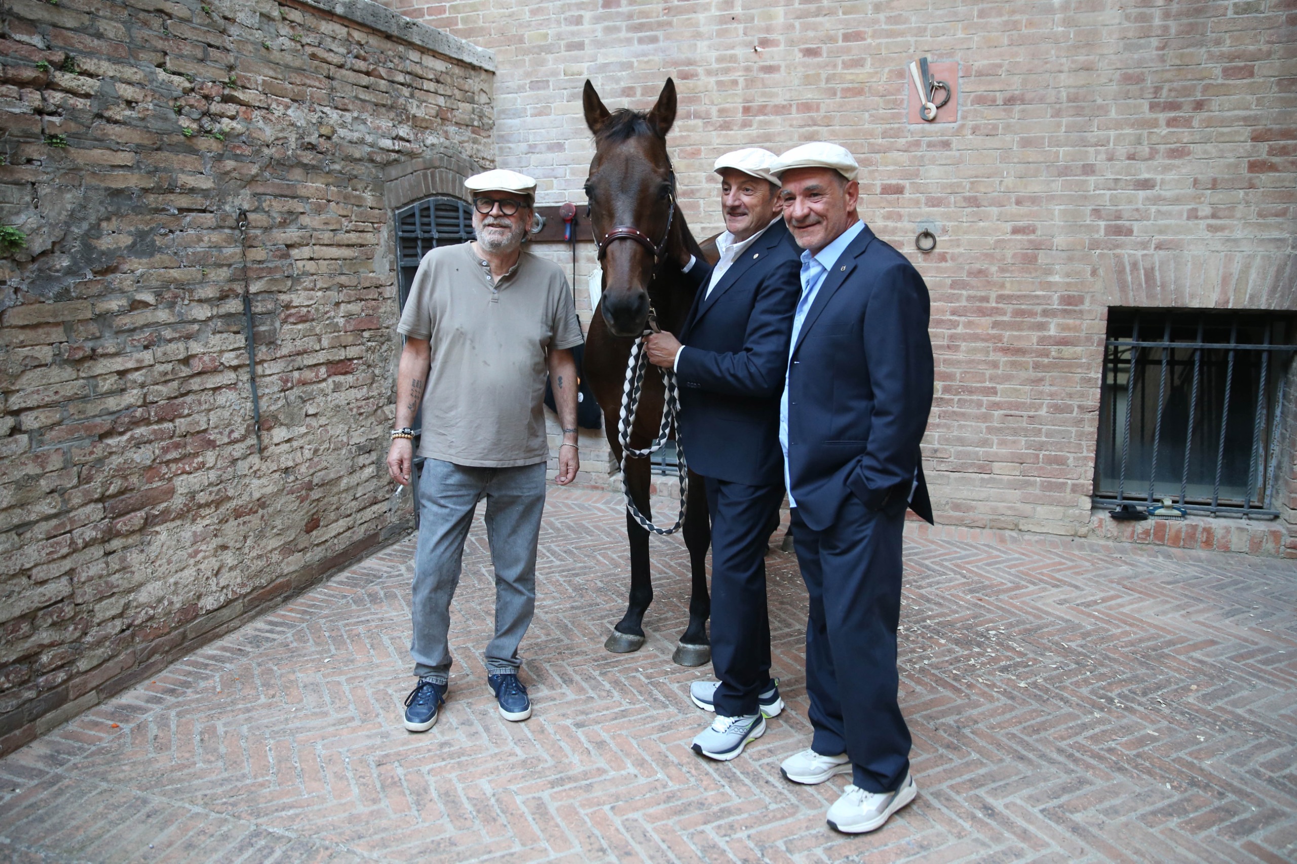 Siena, la Lupa ha celebrato i 10 anni dal Cappotto del 2016