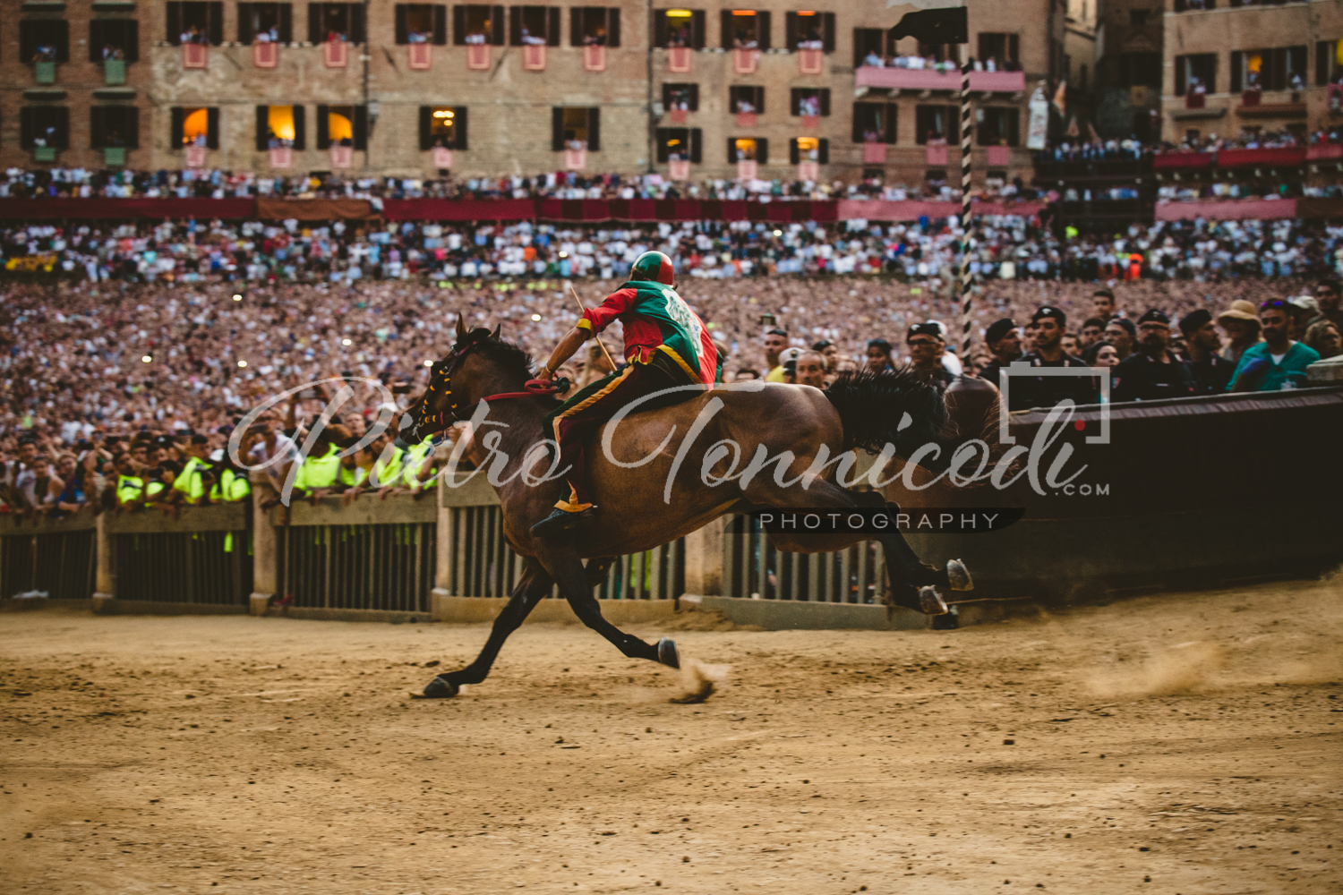 La sesta vittoria di Brio in Piazza del Campo