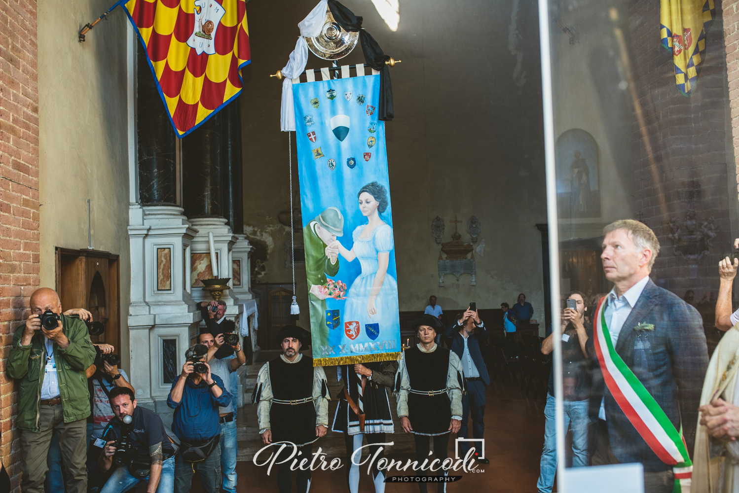 Palio Straordinario: la gallery della benedizione del Drappellone