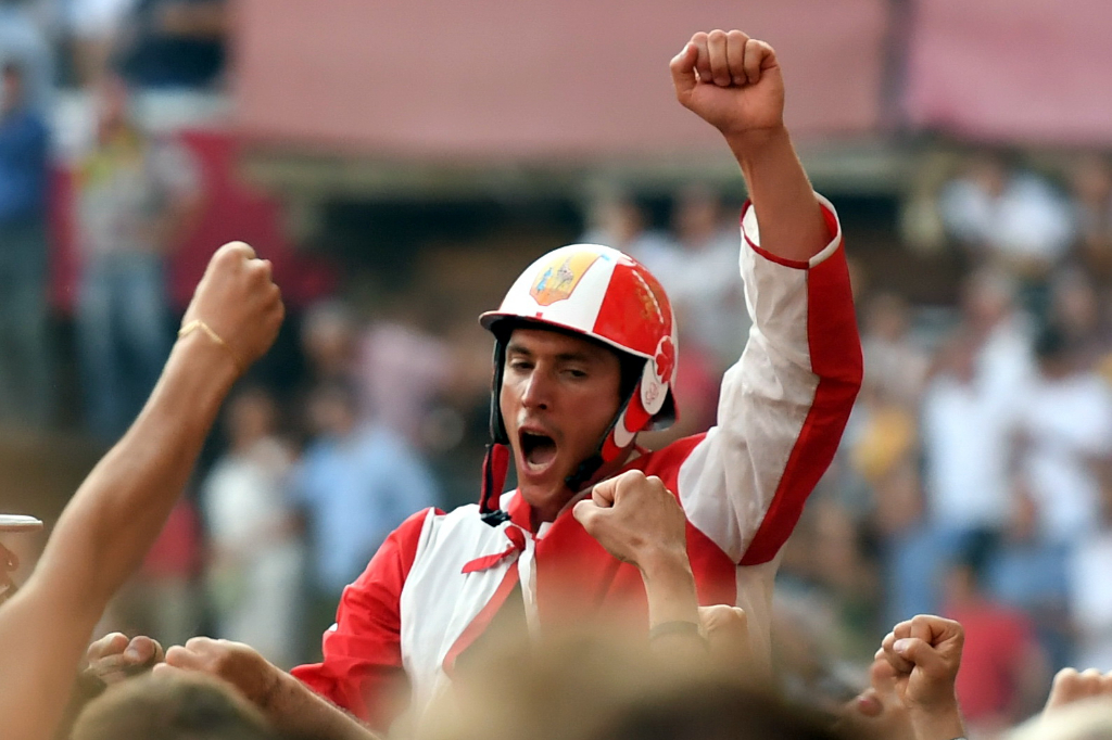 La sesta vittoria di Tittia in Piazza del Campo