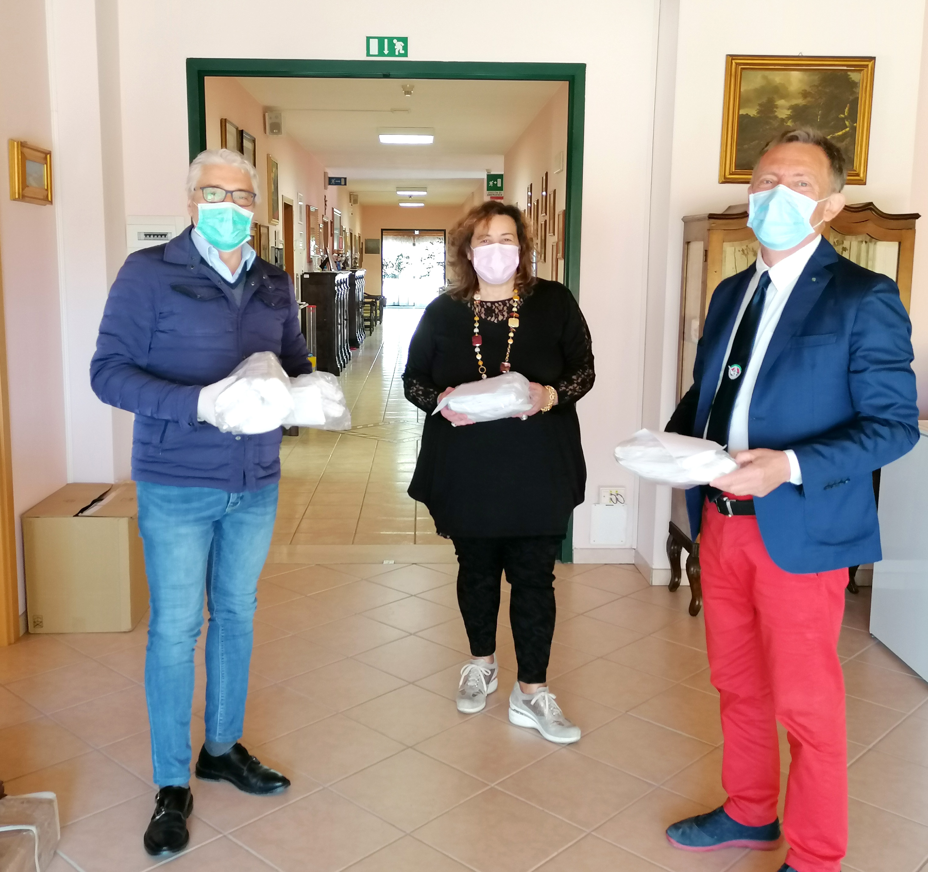 Ferrara: L'Ente Palio ha donato le mascherine ad una onlus e ad una residenza per anziani