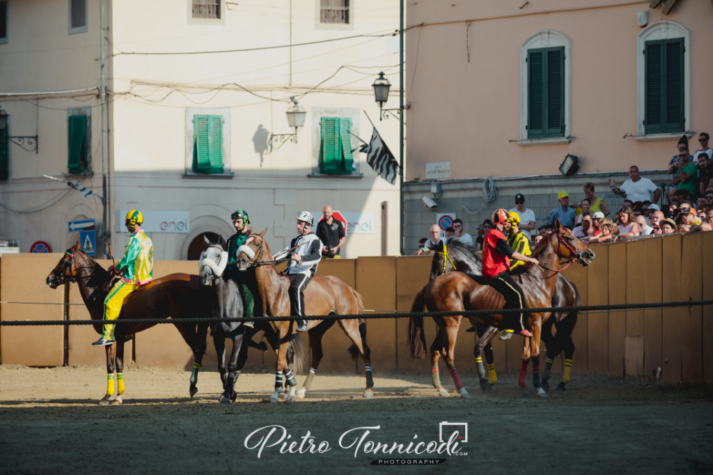 Bientina: online un sondaggio sul miglior cavallo e fantino del Palio