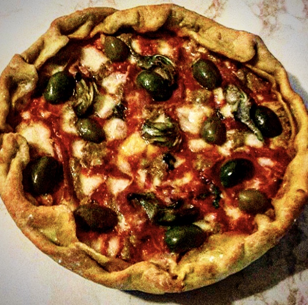 Pane, amore e chiacchiere di Palio: pizza toscana con l'impasto della pasta all'uovo