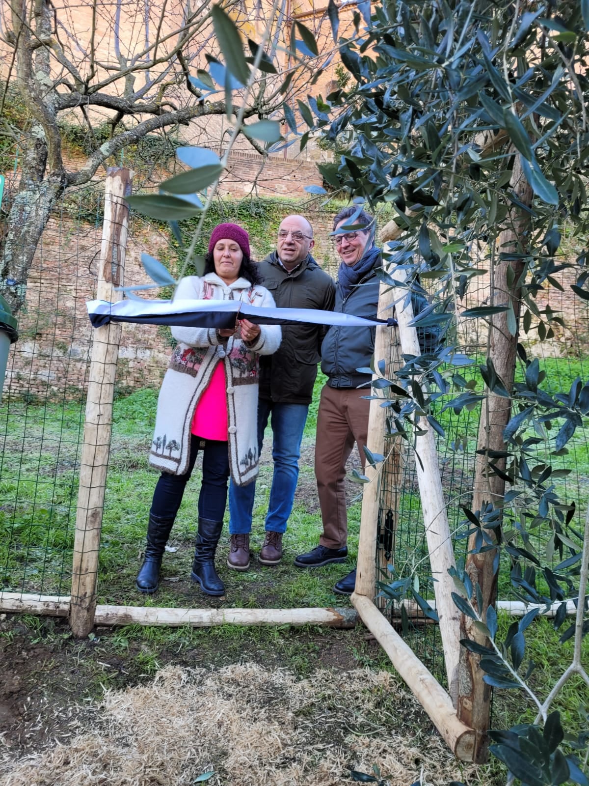 Bruco: inaugurata la nuova area di sguinzagliamento cani nel Vicolo degli Orbachi