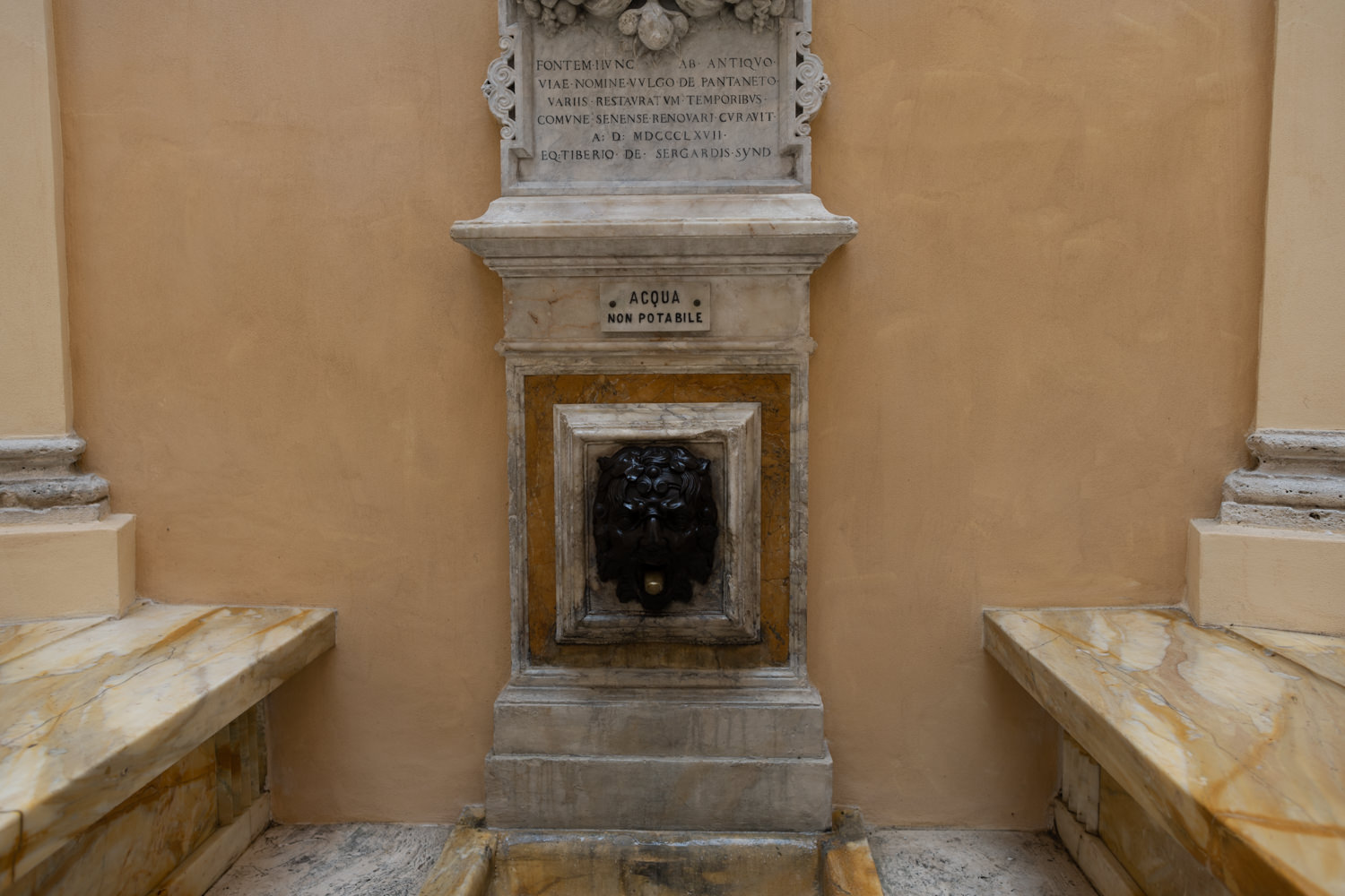 Leocorno: la fotogallery dei restauri della Fontanina Battesimale