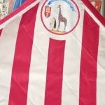 La Giraffa ha presentato il tamburo battente e le bandiere