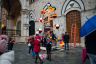 La fotogallery del montaggio dell'Albero di Natale dei bambini